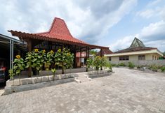 Exterior 6 OYO 3906 Dalem Putu Sanjaya Syariah