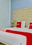 BEDROOM Super OYO 3903 Sweethome Syariah Guesthouse