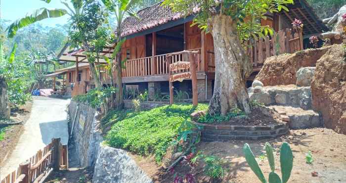 Exterior Arjuna Homestay	