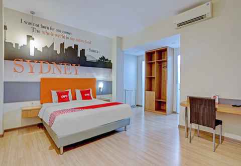 Bedroom Super OYO 3905 Graha 100 Guest House Syariah