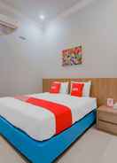 BEDROOM OYO 3909 ARG Guest House Syariah