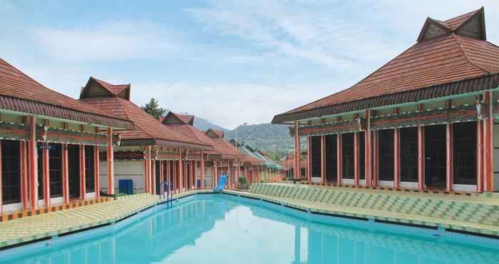 ภายนอกอาคาร Danau Toba International Cottage Brastagi