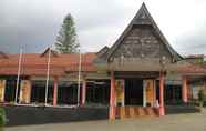 Lobby 6 Danau Toba International Cottage Brastagi