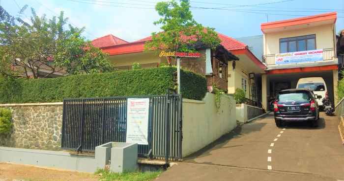 Luar Bangunan Poetri Guest House Near Kebun Raya Bogor