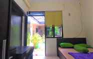 Bilik Tidur 7 Poetri Guest House Near Kebun Raya Bogor