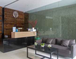 Lobby 2 OYO 3931 Wtc Kuningan