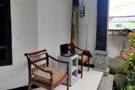 Lobby OYO 3919 Karmila Syariah Guest House