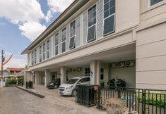 外部的 2 Capital O 3930 Griya Loka Syariah