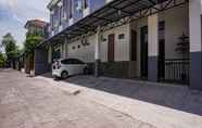 Exterior 3 OYO 3935 Artha Ambarukmo Exclusive