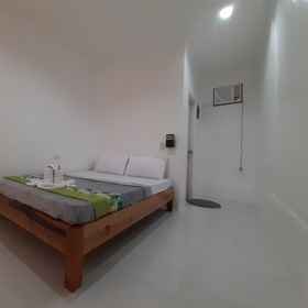 Nhà nghỉ Green Dales 1, Khách sạn Max & Bunny - SM PPS