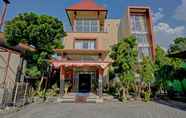 Exterior 2 CAPITAL O 3933 Hotel Grand Anugrah