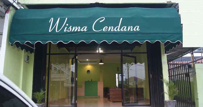 Bên ngoài Wisma Cendana Syariah