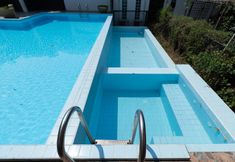 Hồ bơi 2 Primrose Place