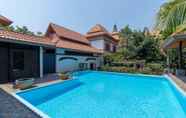 Kolam Renang 6 Primrose Place