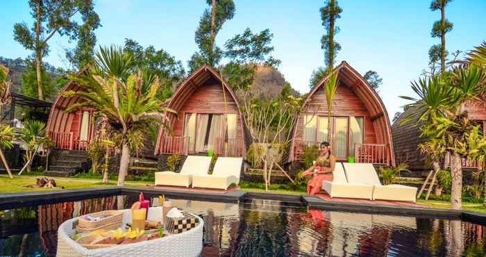 สระว่ายน้ำ Batur Panorama Glamping