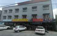 Bangunan 3 Golden Hotel