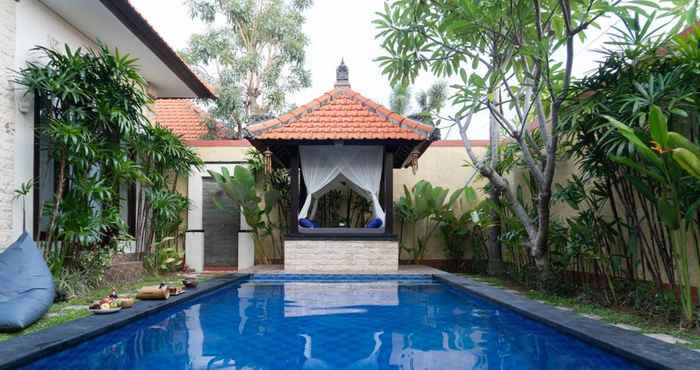 Kolam Renang Villa Laksmi Seminyak Bali