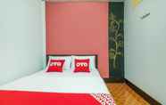 Kamar Tidur 4 OYO 608 Maleena Home