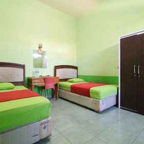 Bedroom 1 Cantik Hotel, Kebon Kawung Hotels