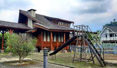 Luar Bangunan 4 Alkasturi Syariah Cottage