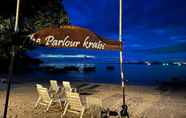 บริการของโรงแรม 6 The Parlour Krabi