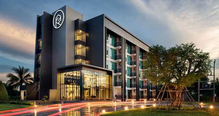 Bên ngoài R2 Hotel Nakhon Phanom