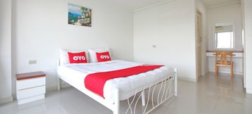 ห้องนอน 3 Super OYO 498 Ladawan Villa