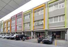 外観 4 Capital O 3952 Hotel C 18 Cibaduyut