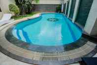 Swimming Pool ARCS House Menteng by Jambuluwuk