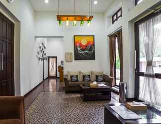 Lobby 2 ARCS House Menteng by Jambuluwuk