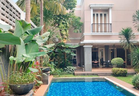 Kolam Renang Saffron Suites Syariah