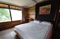 Bedroom OYO 3976 Villa Cisarua