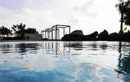 Swimming Pool 5 Studio Grand Kamala Lagoon by 21 Room