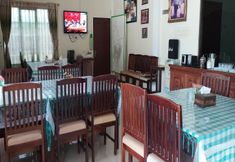 レストラン 7 OYO 3954 Pondok Seruni Homestay Syariah
