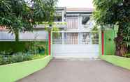 Bangunan 5 SPOT ON 3961 Fico's Residence Syariah