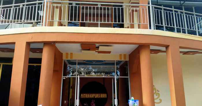 Luar Bangunan Hotel Mitra Kapuas Raya Sintang