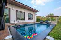 Kolam Renang Ellewood Pool Villa