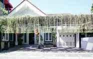 Luar Bangunan 2 OYO 3986 Just 11 Boutique Residence Syariah