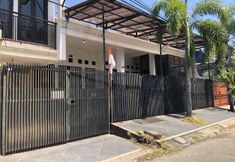 Exterior 3 OYO 3966 Jemur Residence Syariah