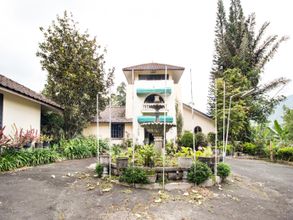 Exterior 4 OYO 3991 Wismaco 115 Coolibah