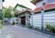 Exterior 2 OYO 4003 Ceria Guesthouse Seminyak