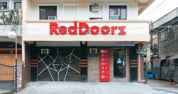 Bên ngoài RedDoorz @ PIY Margal Sampaloc Manila