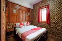 Kamar Tidur OYO 4016 Tan Jokteng Guest House