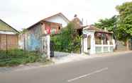 Luar Bangunan 3 OYO 4016 Tan Jokteng Guest House