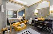 ห้องน้ำภายในห้อง 6 Dolce by Wyndham Hanoi Golden Lake