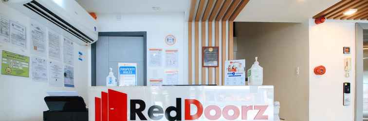 Lobby RedDoorz Plus @ Jardin Suites Guadalupe Nuevo