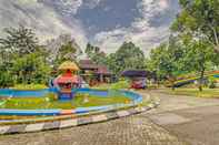 Swimming Pool OYO 89997 Hotel Bumi Kedaton Waterpark