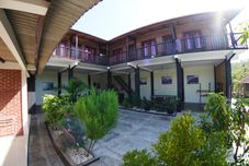 Exterior Watukarung Sackstone Guesthouse