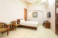 Bedroom Hoa Quynh Guest House