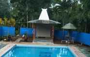 Swimming Pool 4 Penginapan Rudi